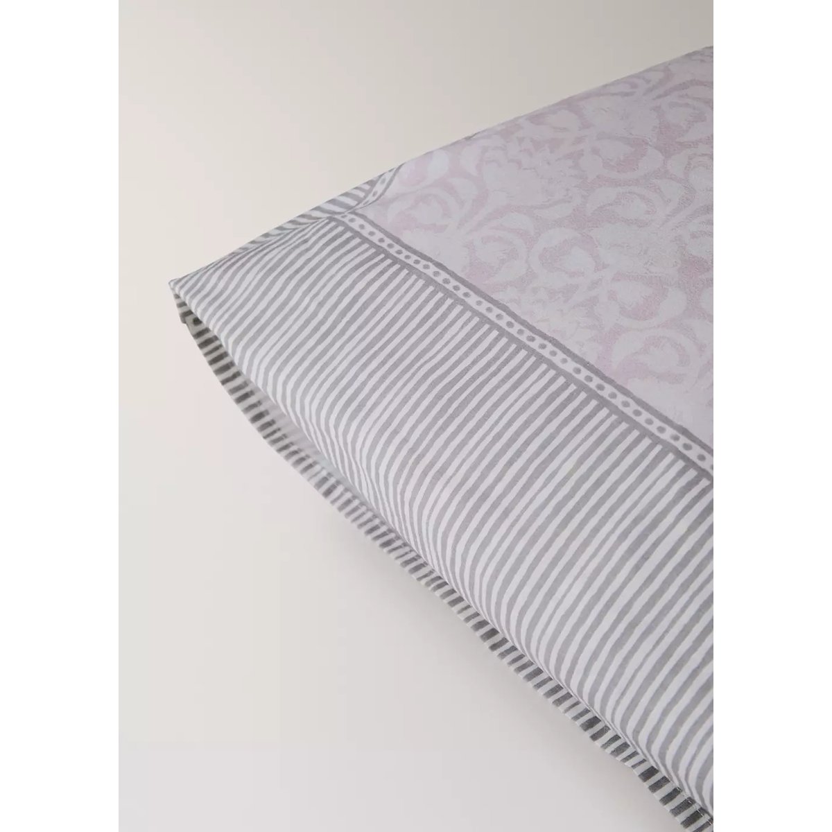 Taies d’oreiller percale de coton motif fleuri frise 60x60 cm rose pastel, MANGO HOME
