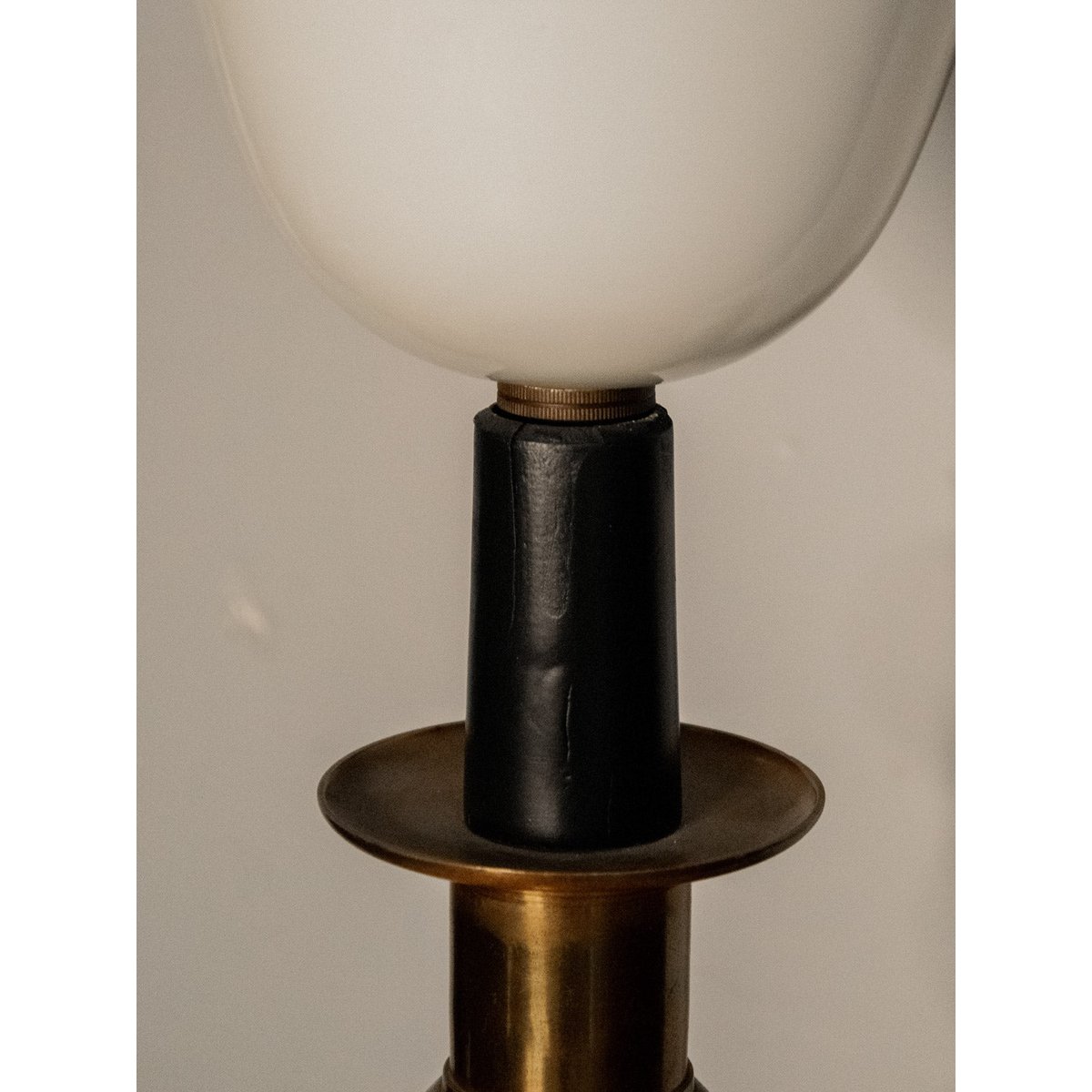 Lampe à poser en métal doré Julia N°604 - Bon état doré, DEBONGOUT
