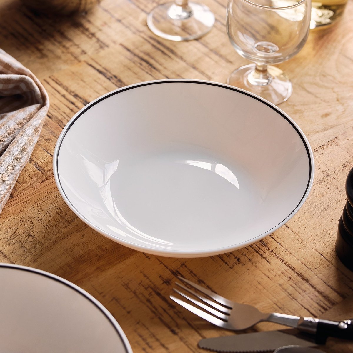 6 assiettes creuses blanches filet noir 20 cm -DIWALI blanc, LUMINARC