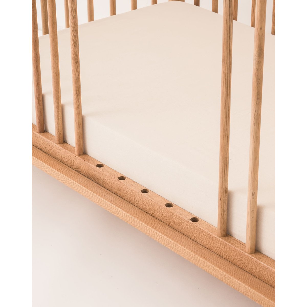 Lit bébé évolutif en bois de chêne massif LATITUDE bois clair, NOBODINOZ