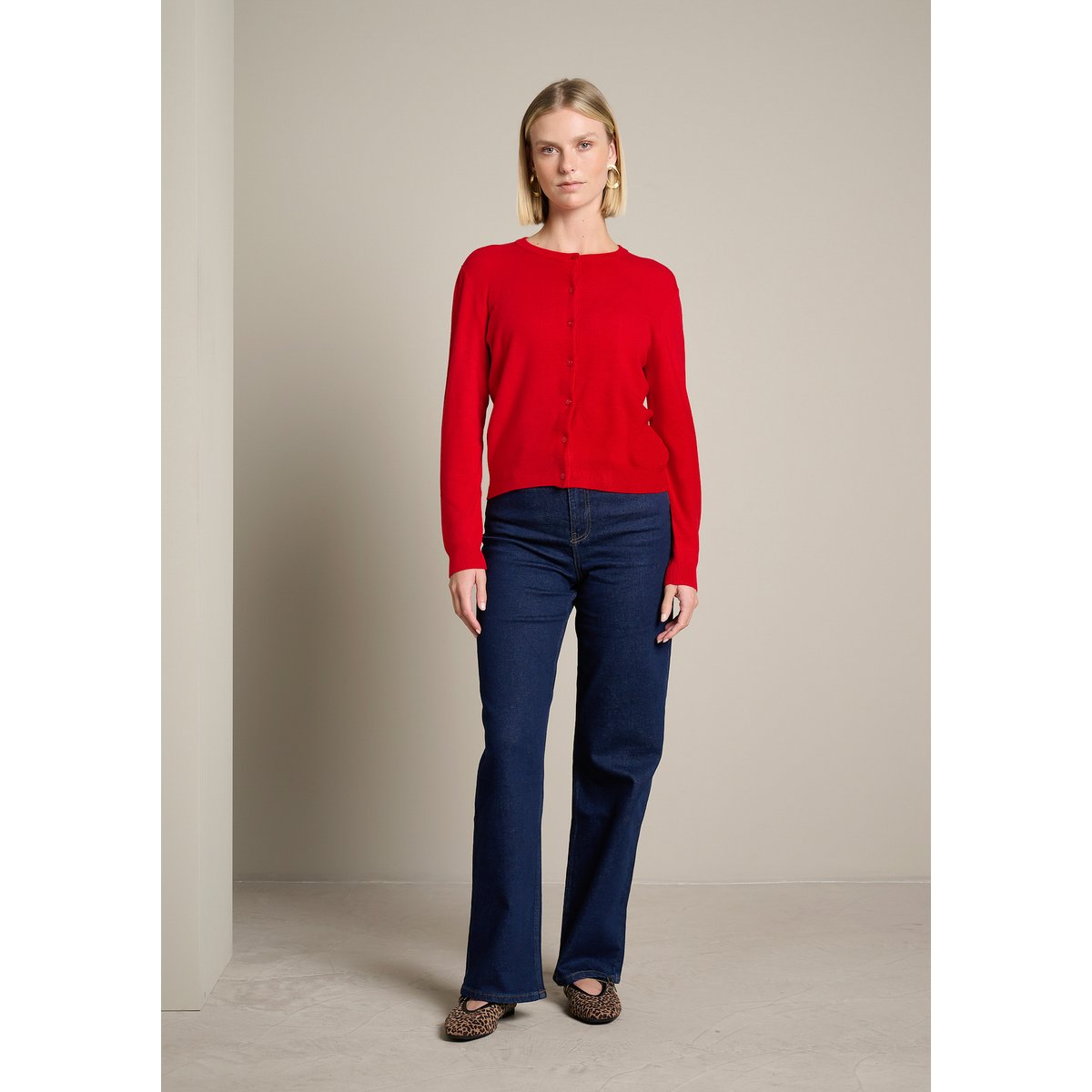 Gilet col rond boutonné rouge, LOLALIZA