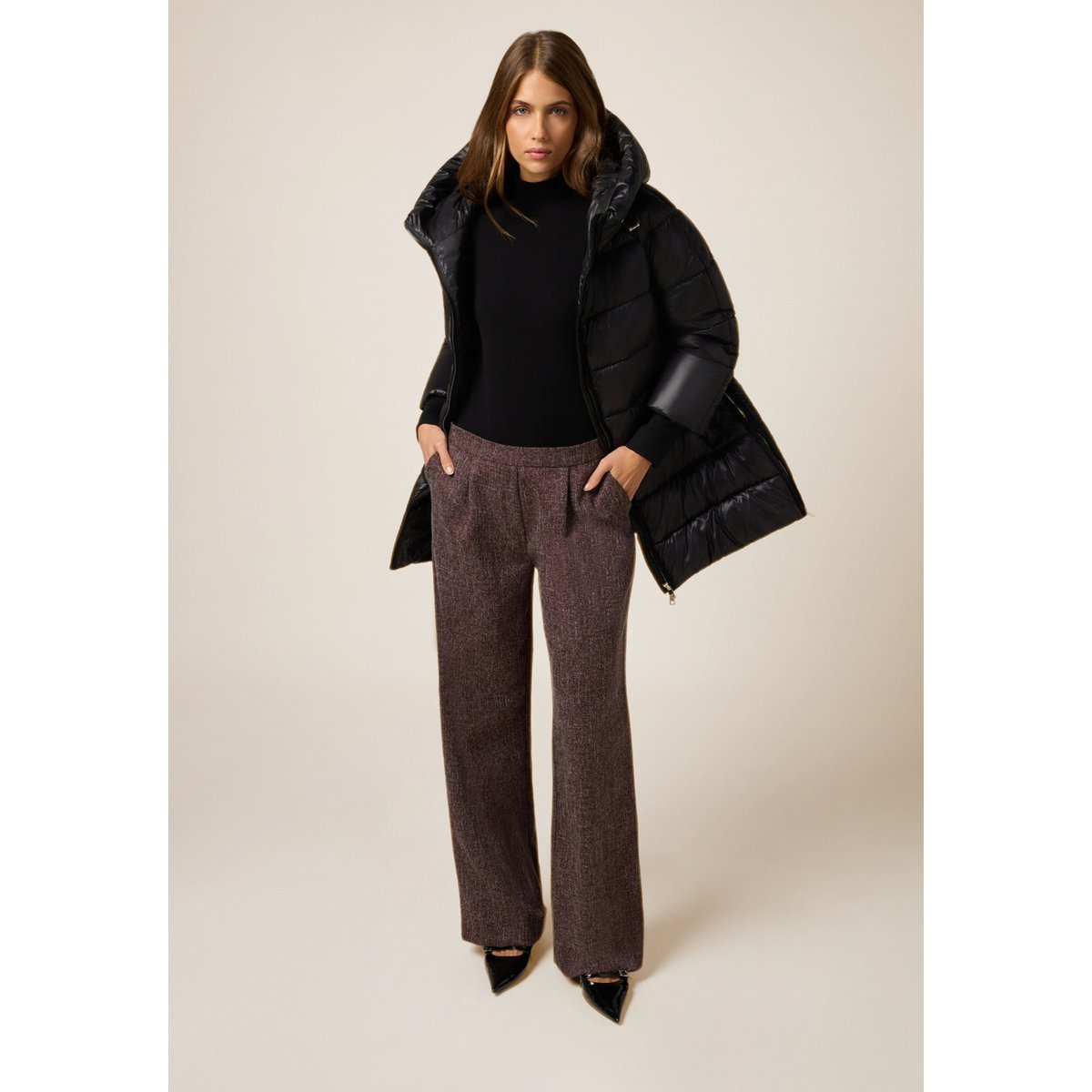Veste matelassée midi avec capuche noir, OLTRE