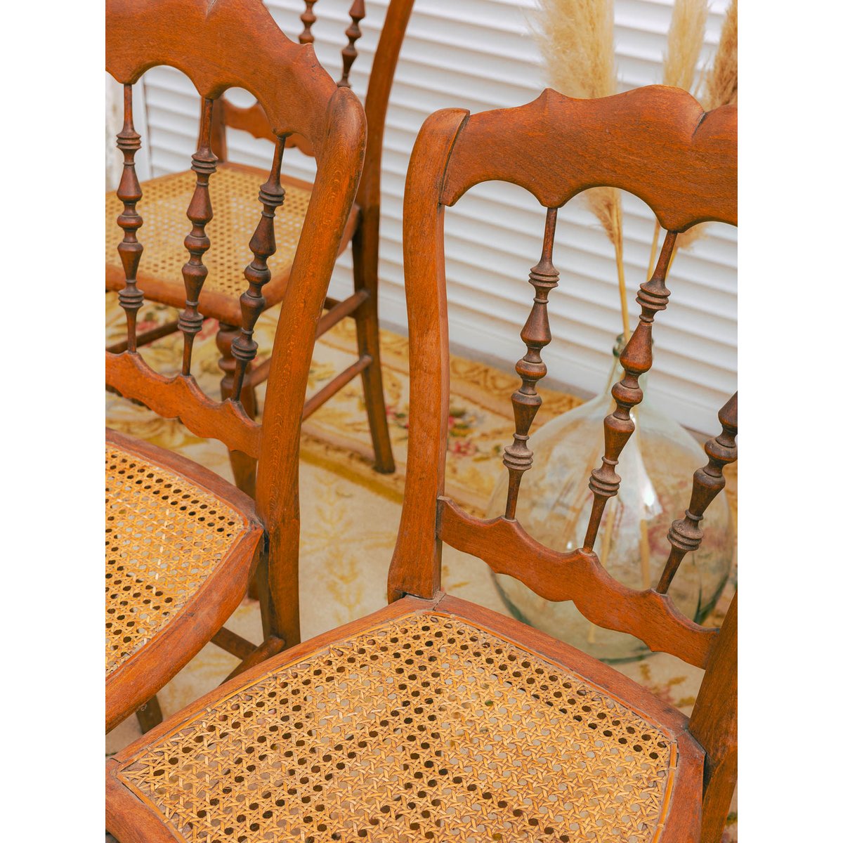 Lot de 4 chaises en bois et cannage Claude N°1559 - Bon état bois clair, DEBONGOUT
