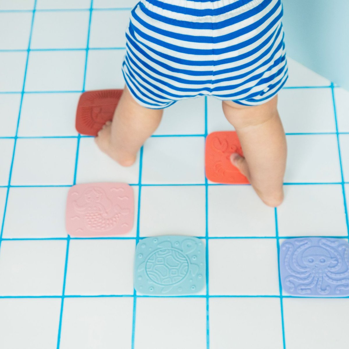 Lot de 5 dalles sensorielles pour le bain multicolore, LILLIPUTIENS