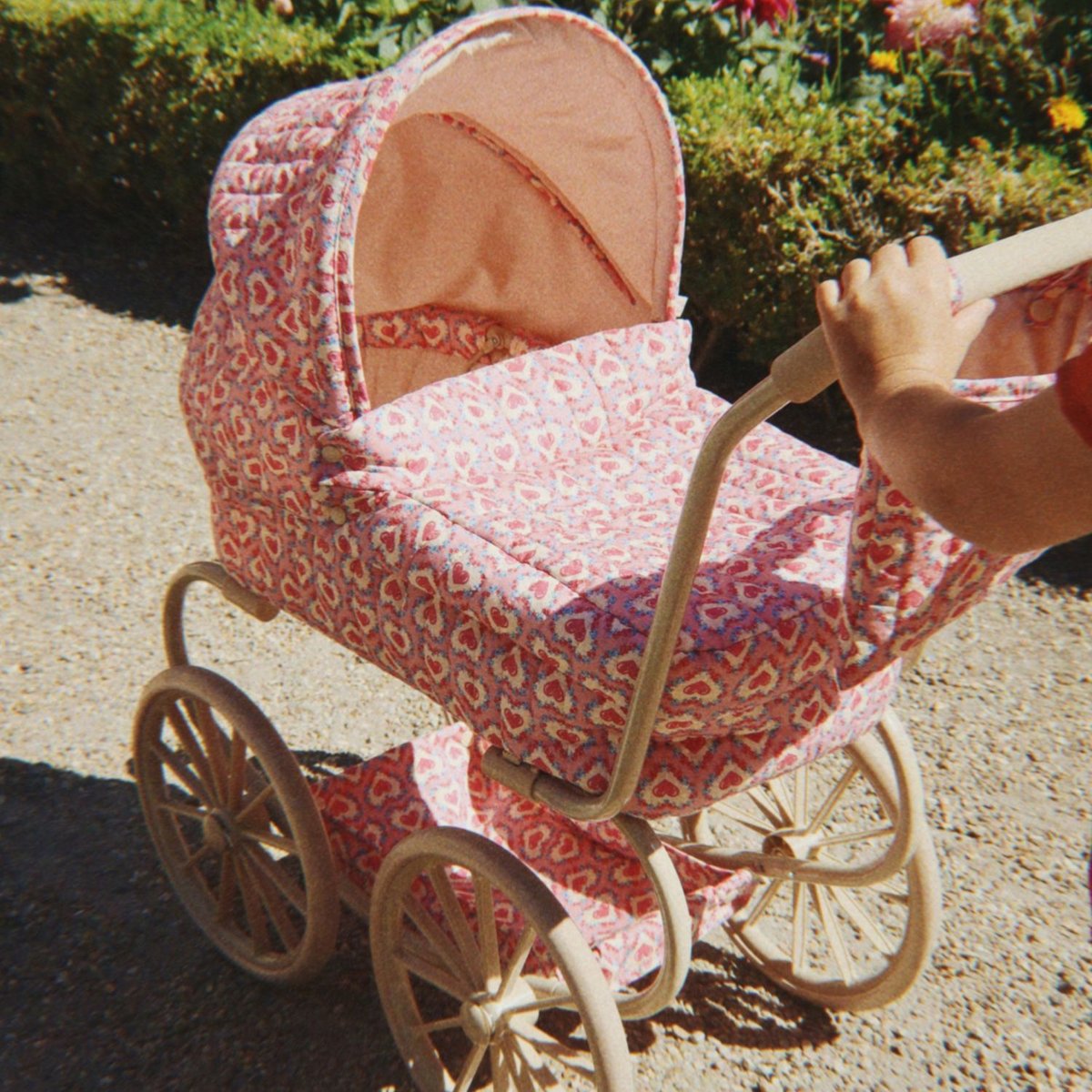 Landau pour poupée rose, jaune, bleu, KONGES SLOJD