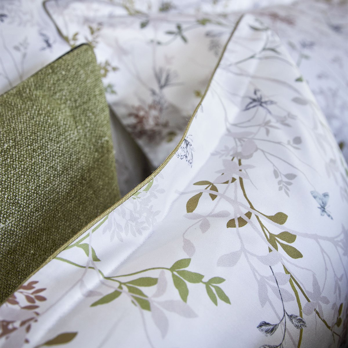 Taie d'oreiller imprimée en satin de coton bio, JARDIN DES SENS blanc hermine, ALEXANDRE TURPAULT
