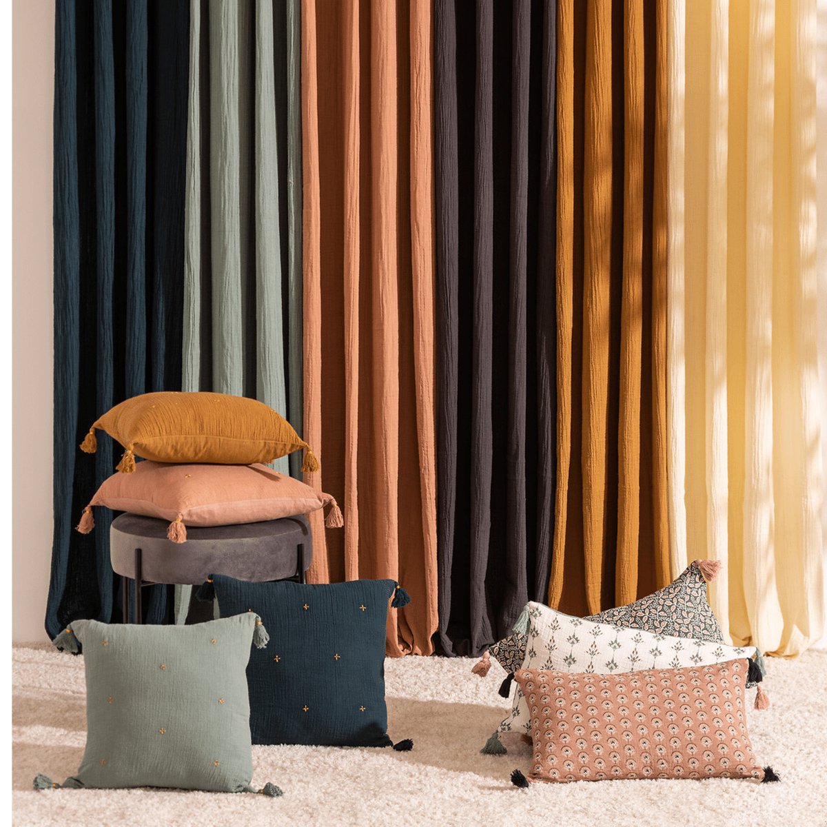 Coussin déhoussable avec broderies JAMANA ivoire, ATMOSPHERA