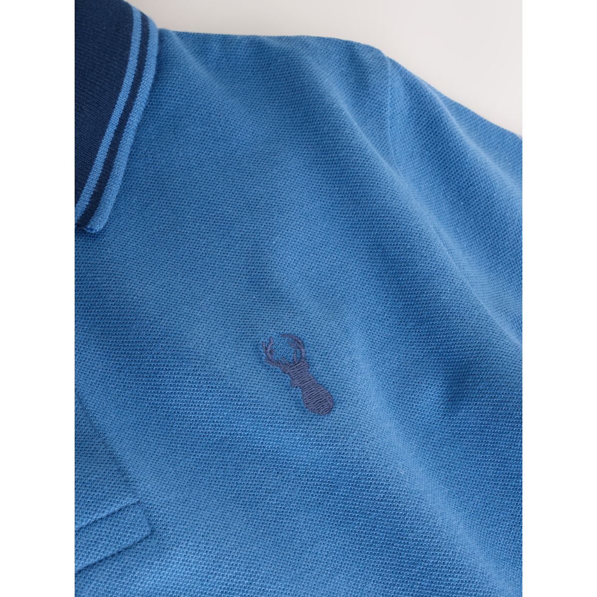 Polo rayé manches courtes avec col à liseré bleu/bleu marine, NEXT