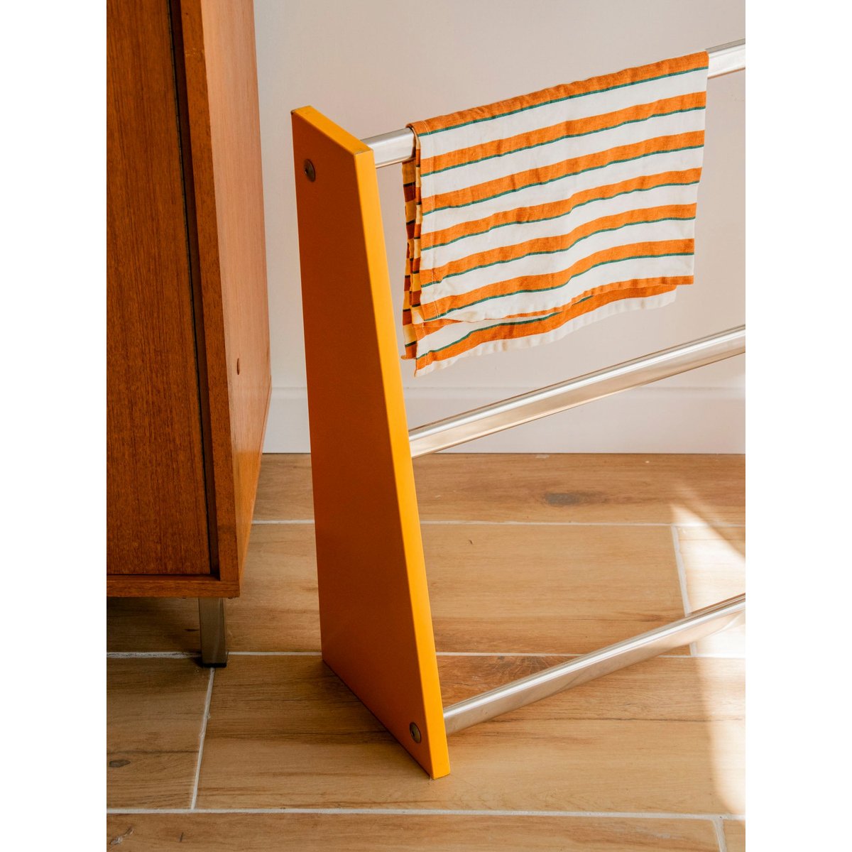 Porte-serviettes aux allures sixties Charlie N°431 - Bon état orange, DEBONGOUT