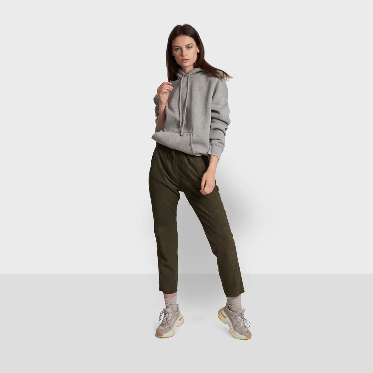 Pantalon en daim à taille élastiquée GIFT kaki foncé, OAKWOOD