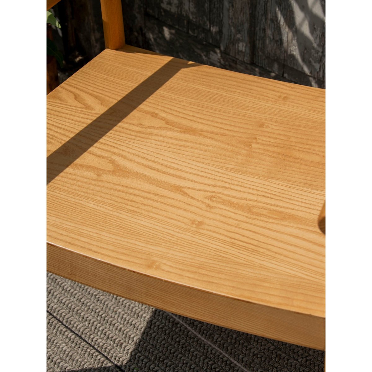 Fauteuil en frêne aux lignes modernes Jakob N°1316 - Bon état bois clair, DEBONGOUT