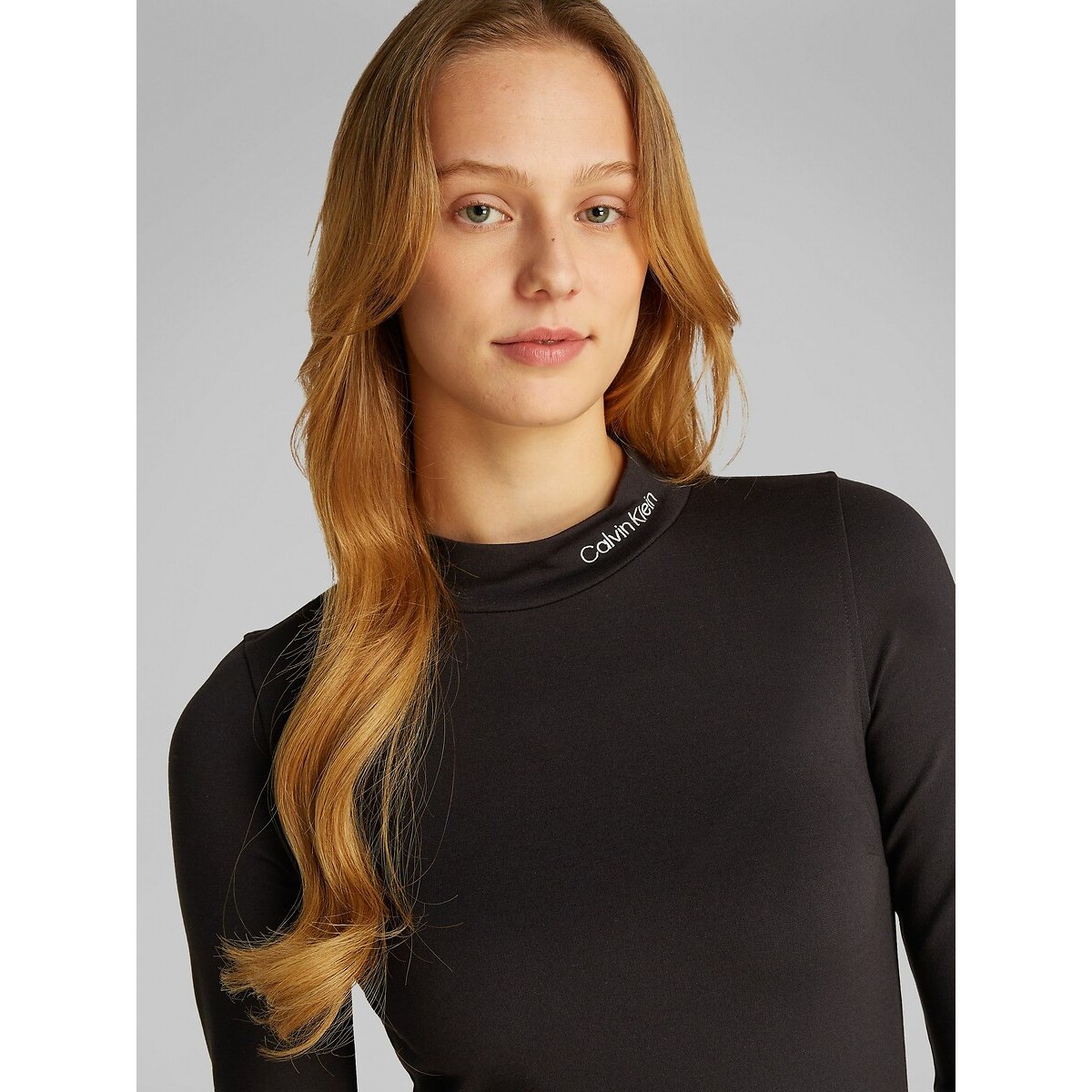 Kort, aansluitende jurk met lange mouwen en opstaande kraag zwart, CALVIN KLEIN JEANS