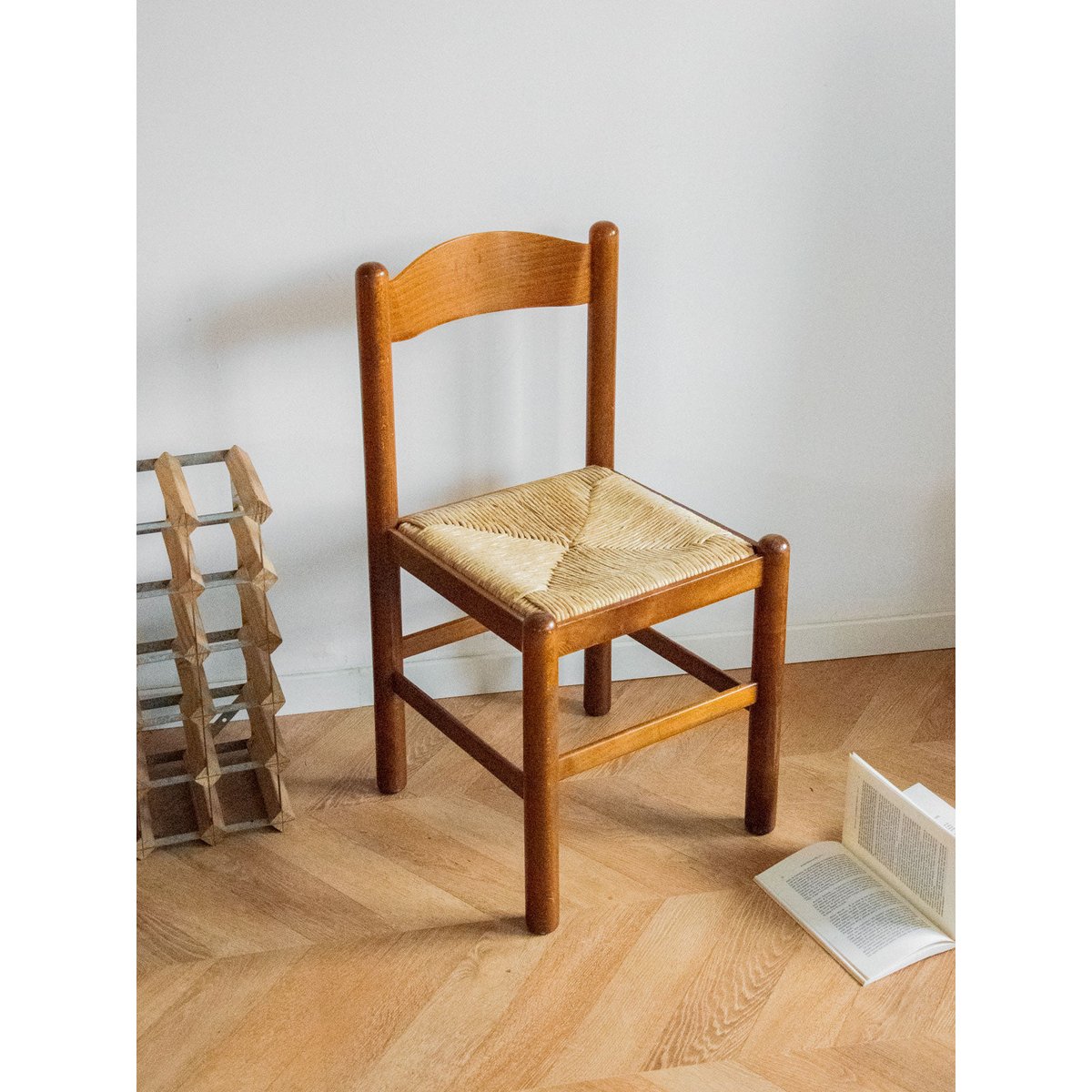 Paire de chaises en bois et corde Claude N°964 - Bon état bois foncé, DEBONGOUT