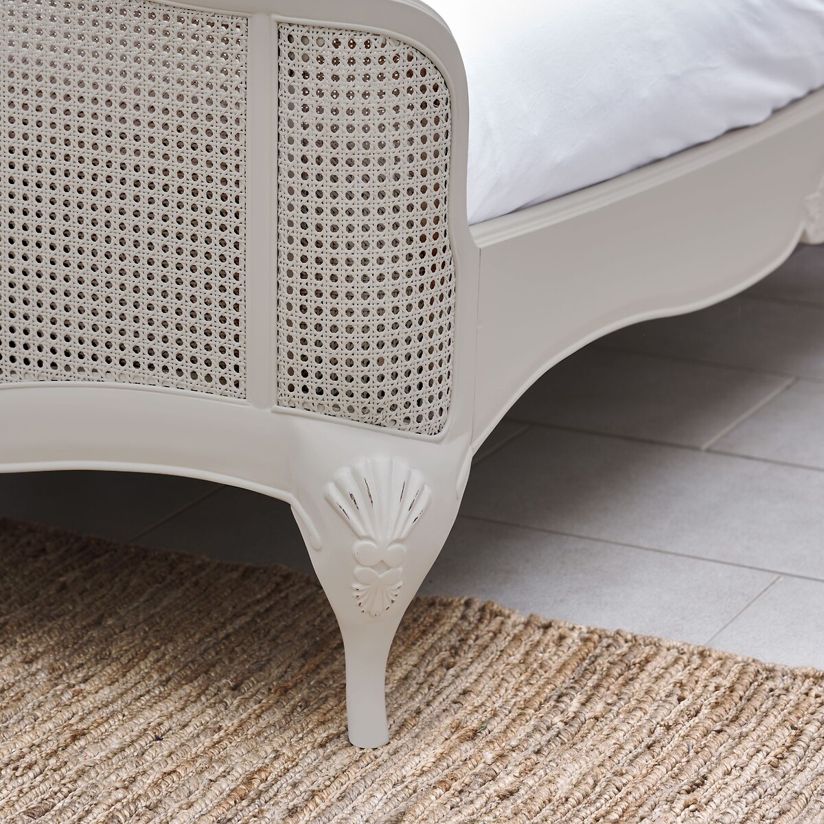 Etienne French-Vintage Rattan Bed grey white , WILLIS & GAMBIER