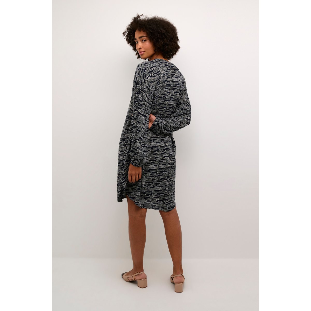 Dress bleu/blanc imprimé midnight/turtledove print, KAFFE