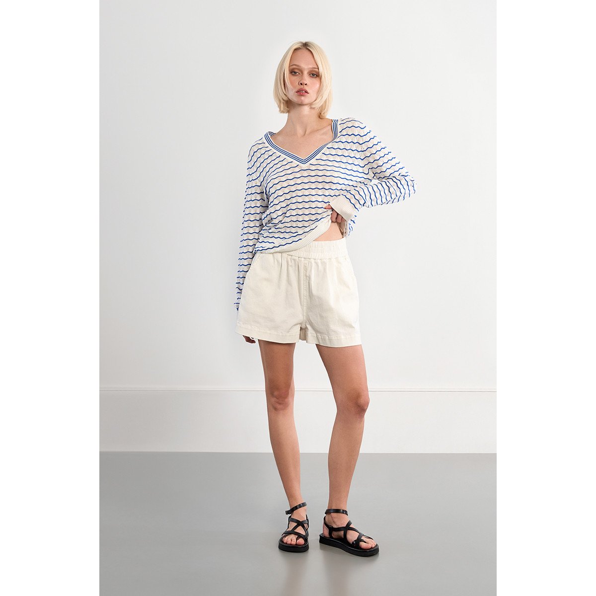 Maille en col V rayée bleu, LILI SIDONIO