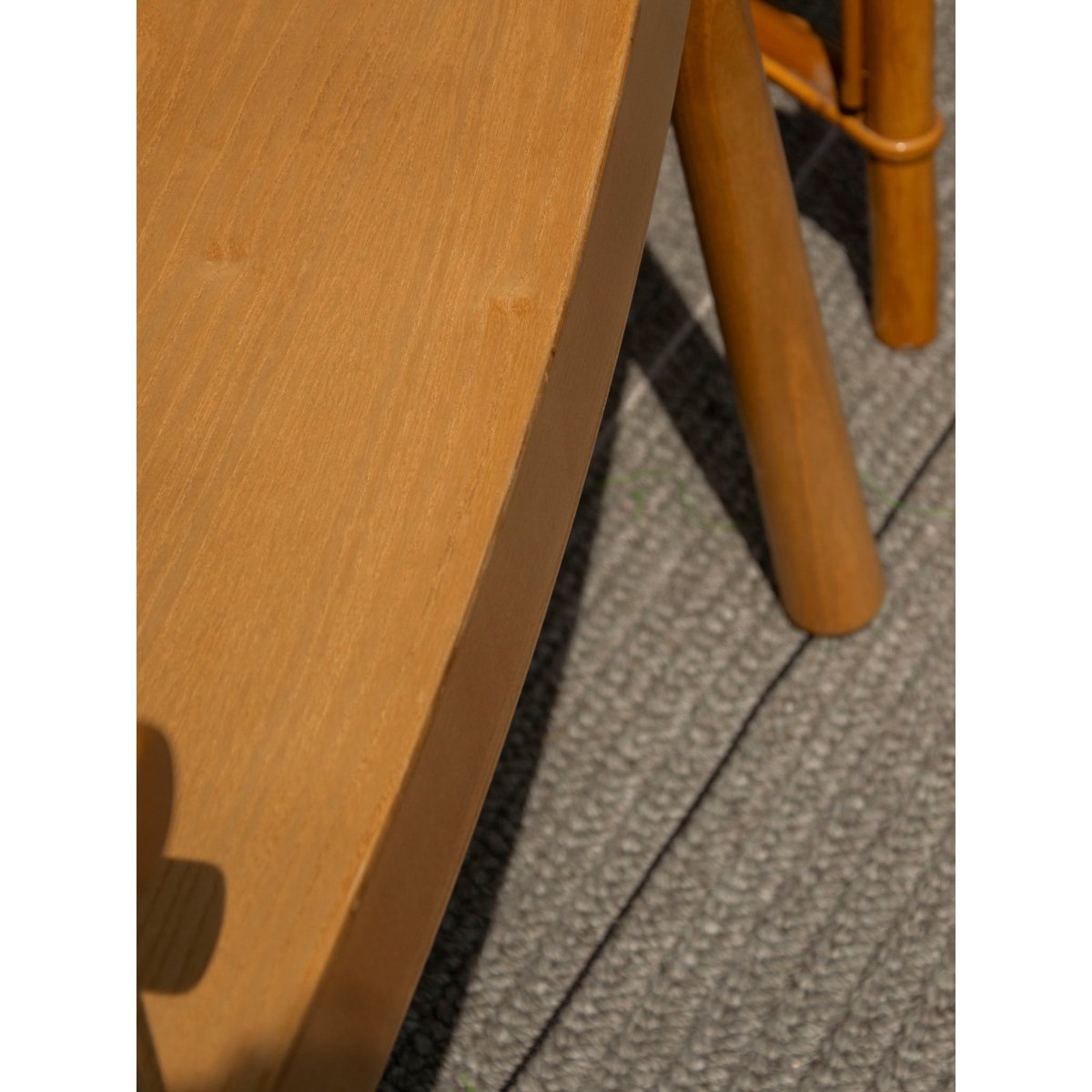 Fauteuil en frêne aux lignes modernes Jakob N°1316 - Bon état bois clair, DEBONGOUT