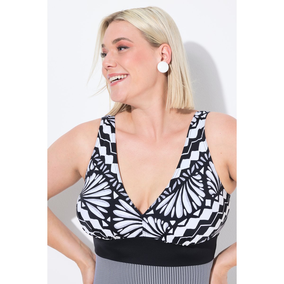 Maillot de bain à bonnets souples. Bande noir, ULLA POPKEN