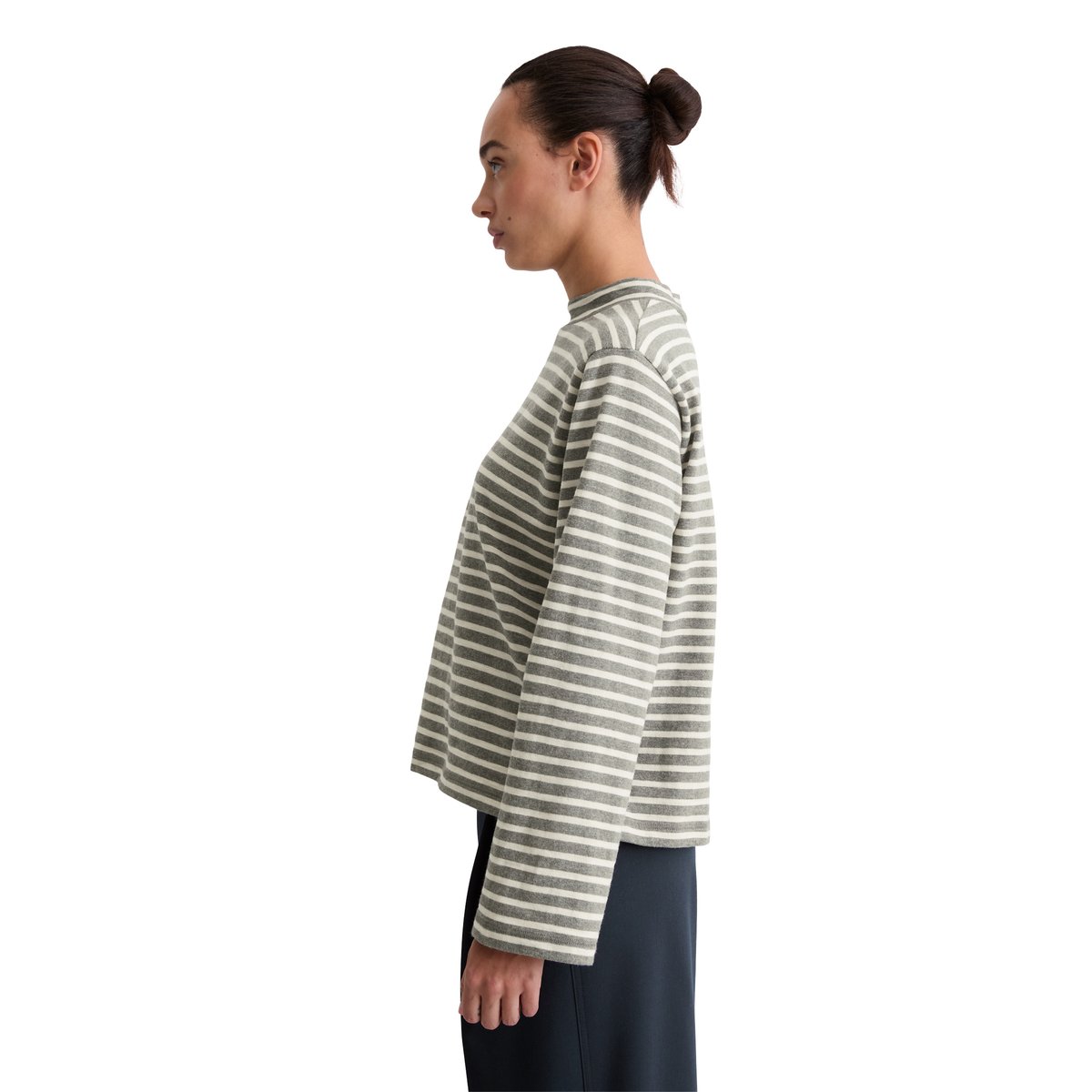 T-shirt long à col roulé rayé regular en jersey heavy slub teint en fil gris foncé, MARC O'POLO