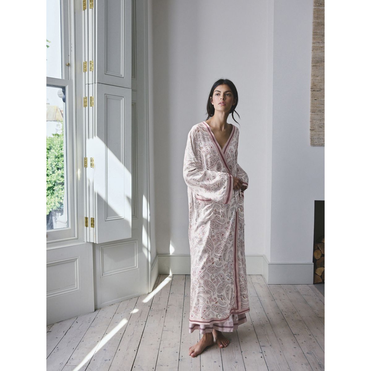 Robe de chambre léger en viscose crème à motifs cachemire, NEXT