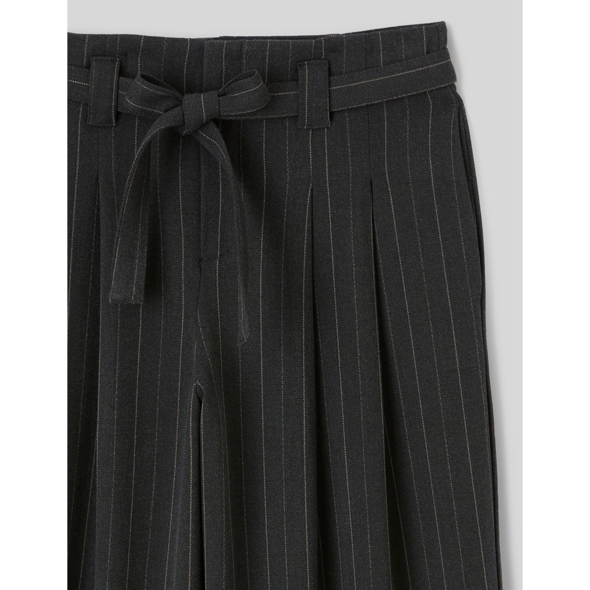 Pantalon en flanelle ceinturé à rayures gris anthracite, BZB