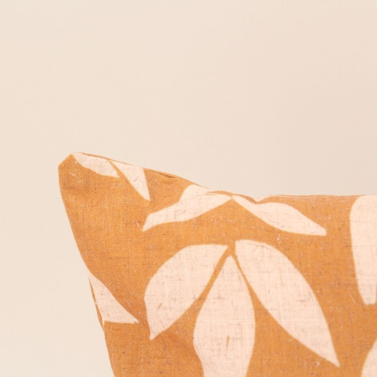 Coussin imprimé feuillage 30x70cm jaune, ORNAMI