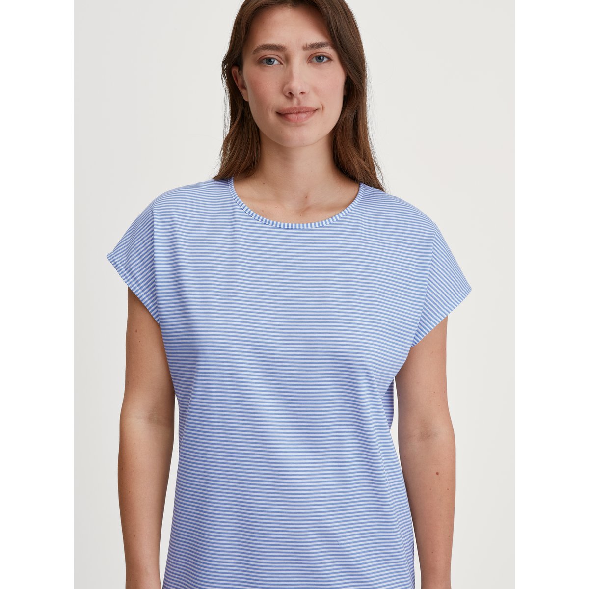 Chemise de nuit manches courtes – Longueur 95 cm manches courtes Coton LOVELY NIGHTS bleu hortensia, CALIDA