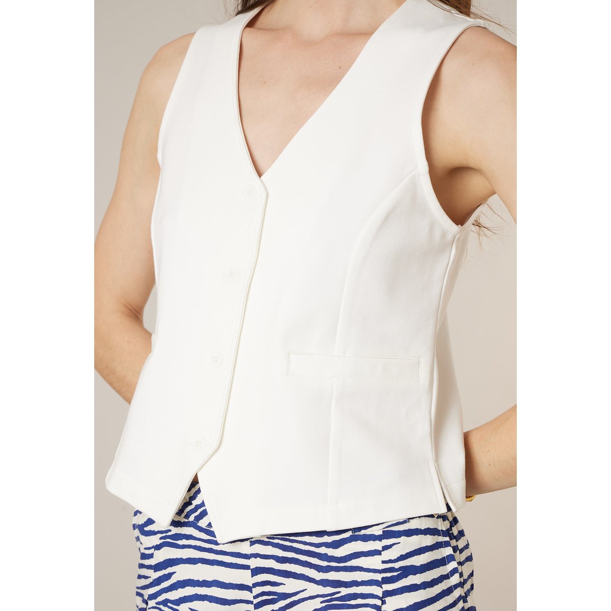 Gilet sans manches femme style tailleur coupe élégante VANILLA off white, DEELUXE
