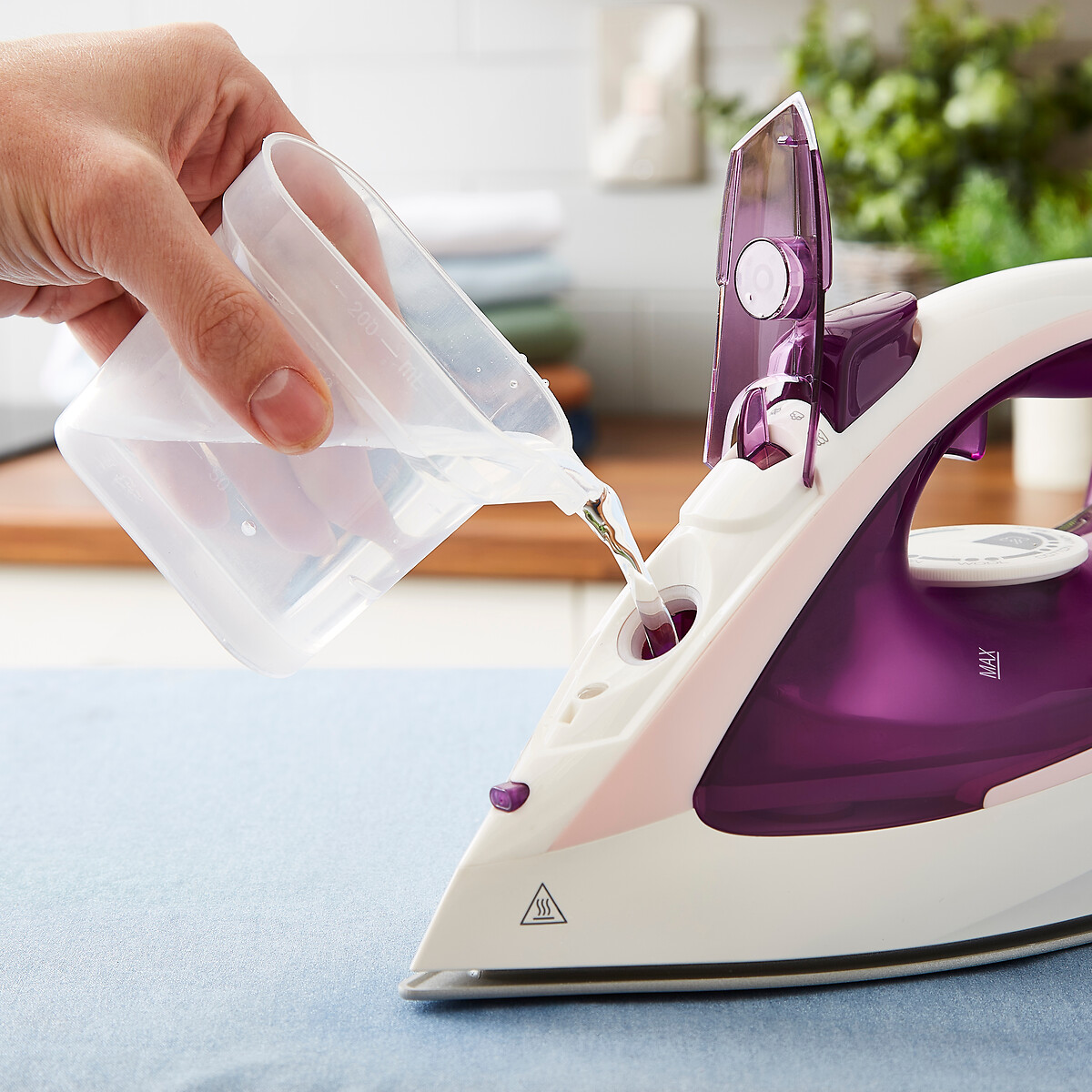 2400W Steam Iron - 302011 pink, MORPHY RICHARDS