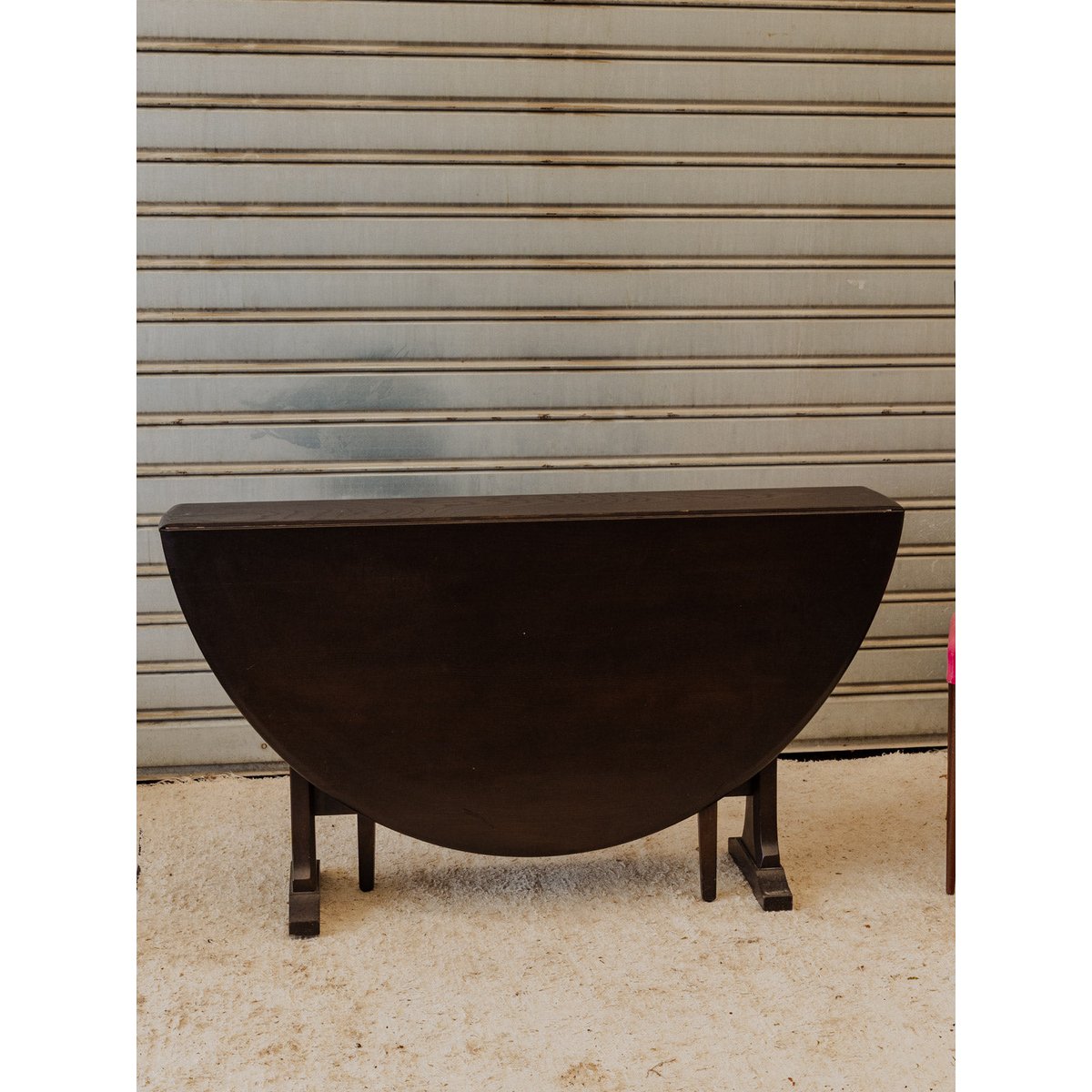 Table à manger en bois foncé Karla N°1307 - Bon état bois foncé, DEBONGOUT