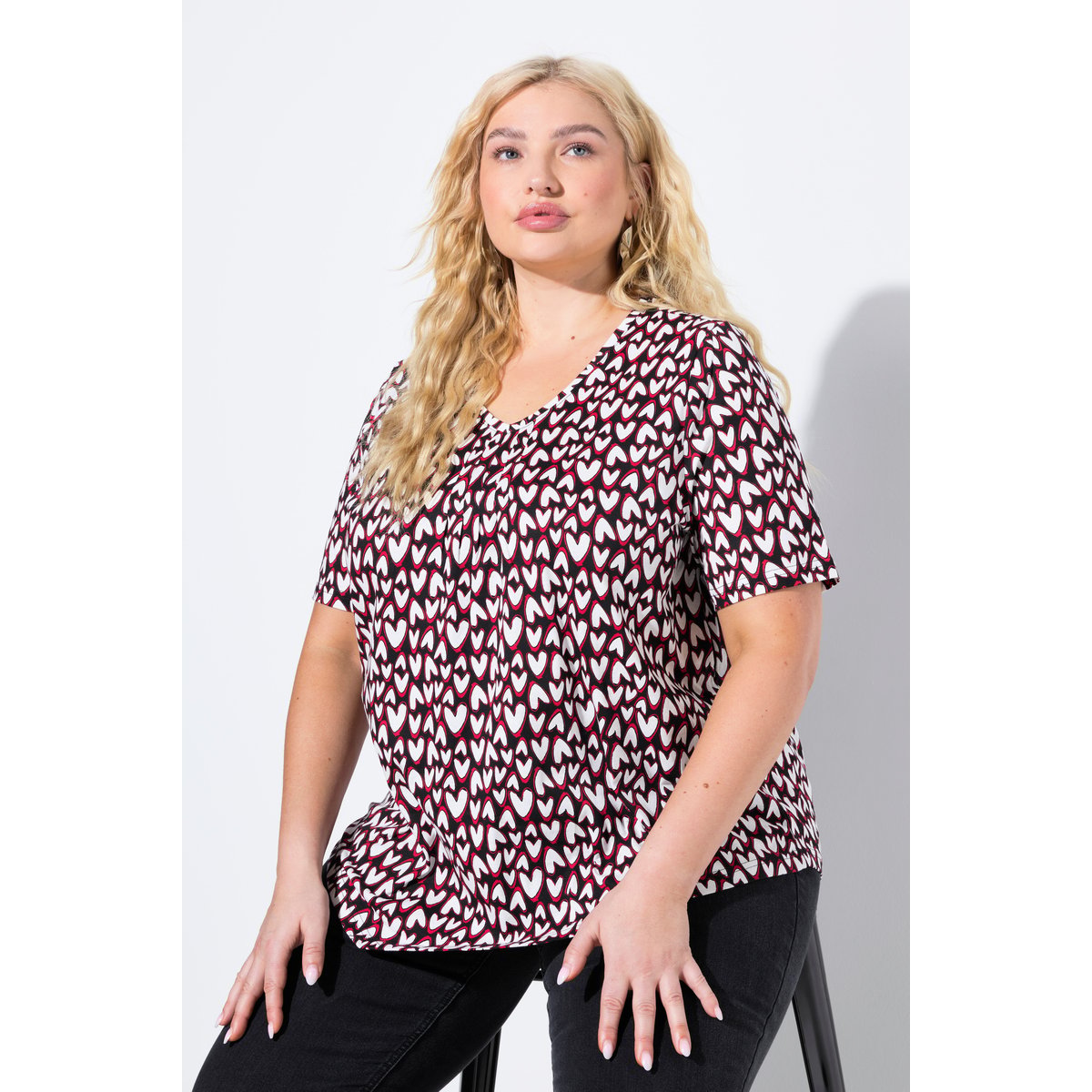 T-shirt imprimé petits cœurs, base en pointe noir, ULLA POPKEN