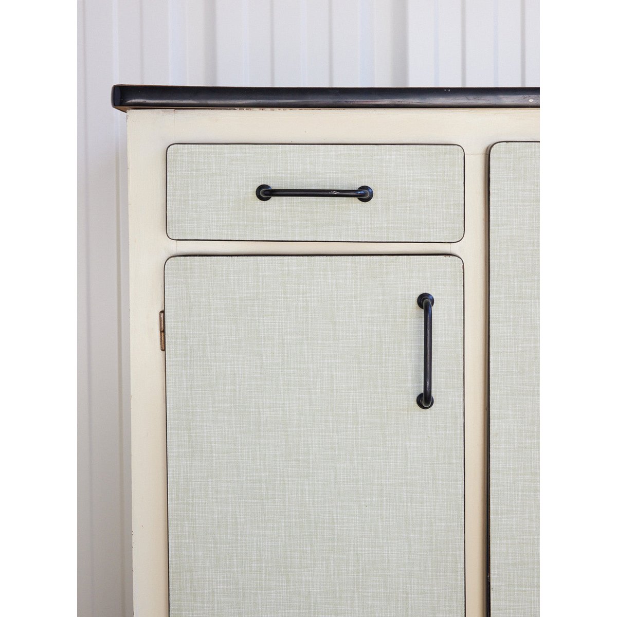 Buffet en formica vert Gilbert N°1900 - Bon état bois clair, DEBONGOUT