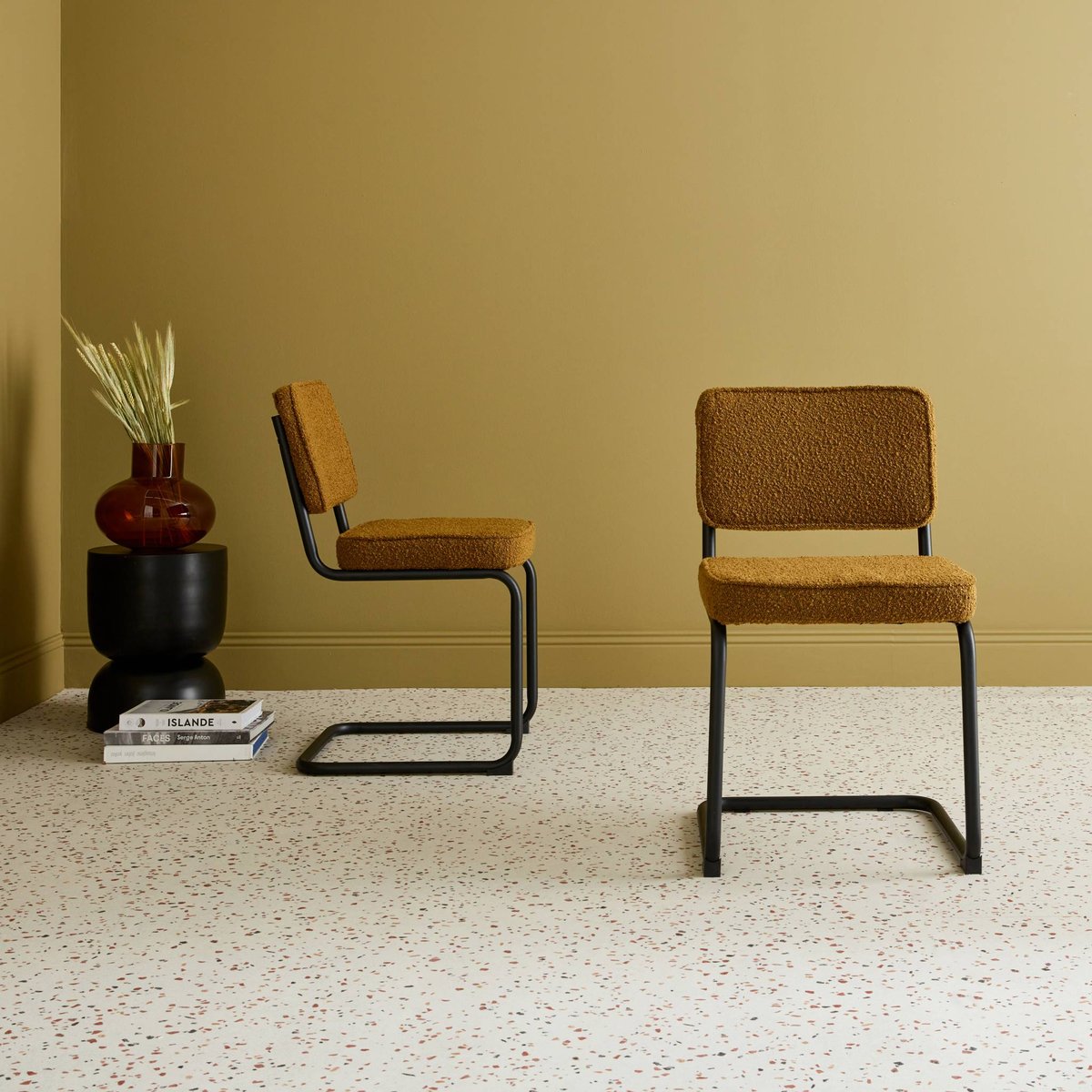 Chaise cantilever acier et bouclette texturée (lot de 2) MAJA ocre, SWEEEK