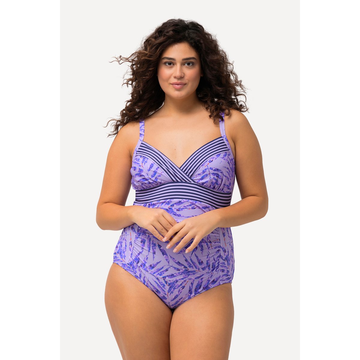 Maillot de bain à bonnets souples. Imprimé hortensia, ULLA POPKEN