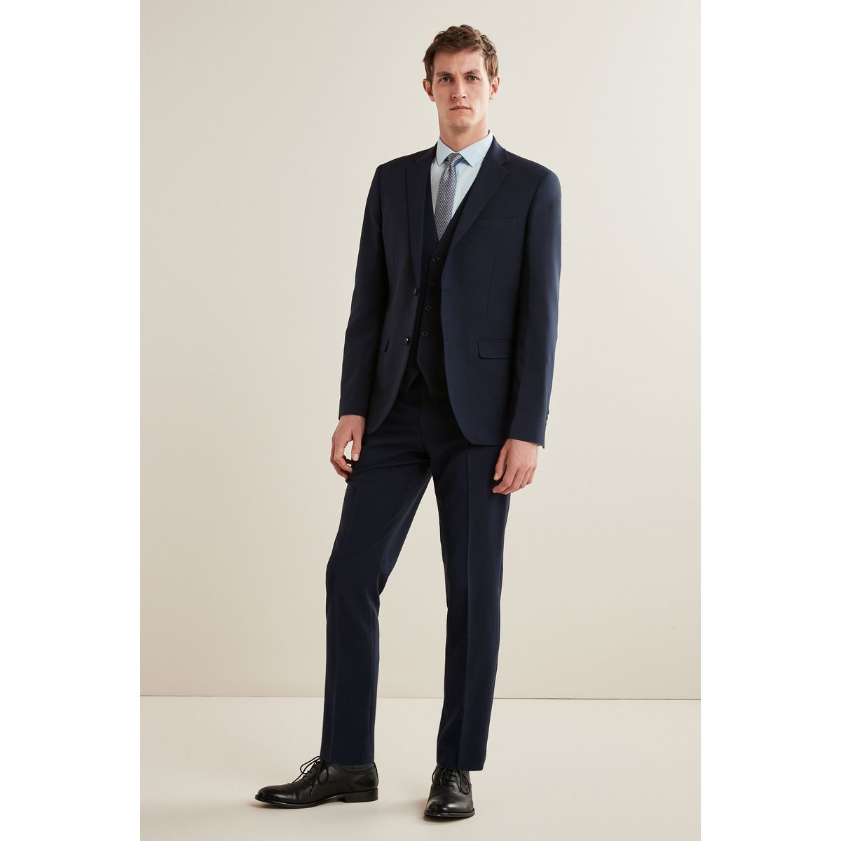 Costume : comment choisir la bonne taille de veste et de pantalon ?