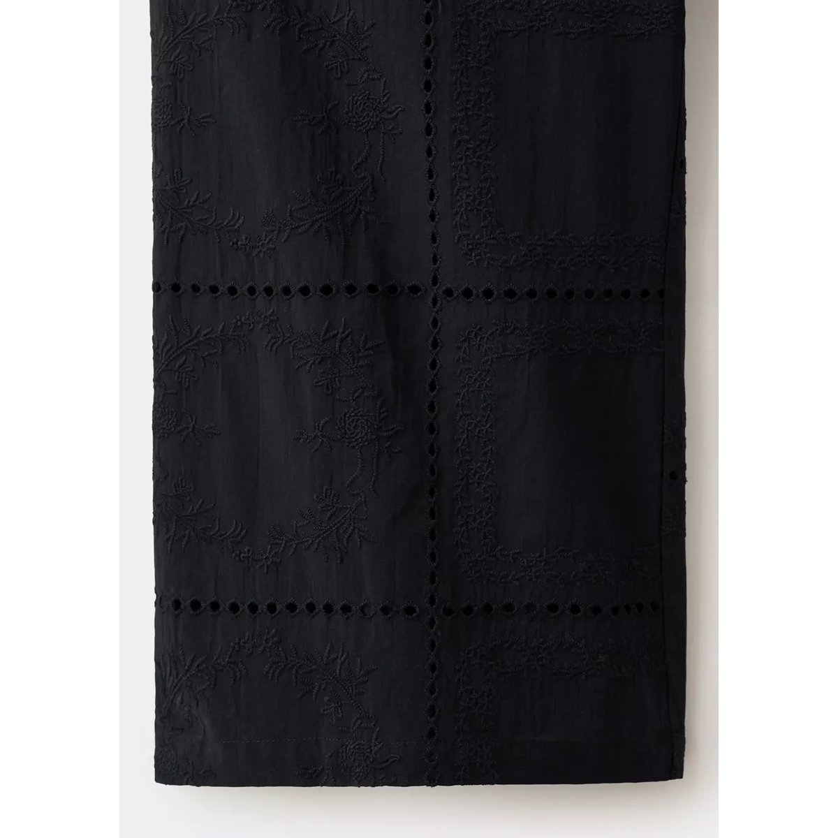Pantalon en coton avec broderies ajourées noir, MANGO
