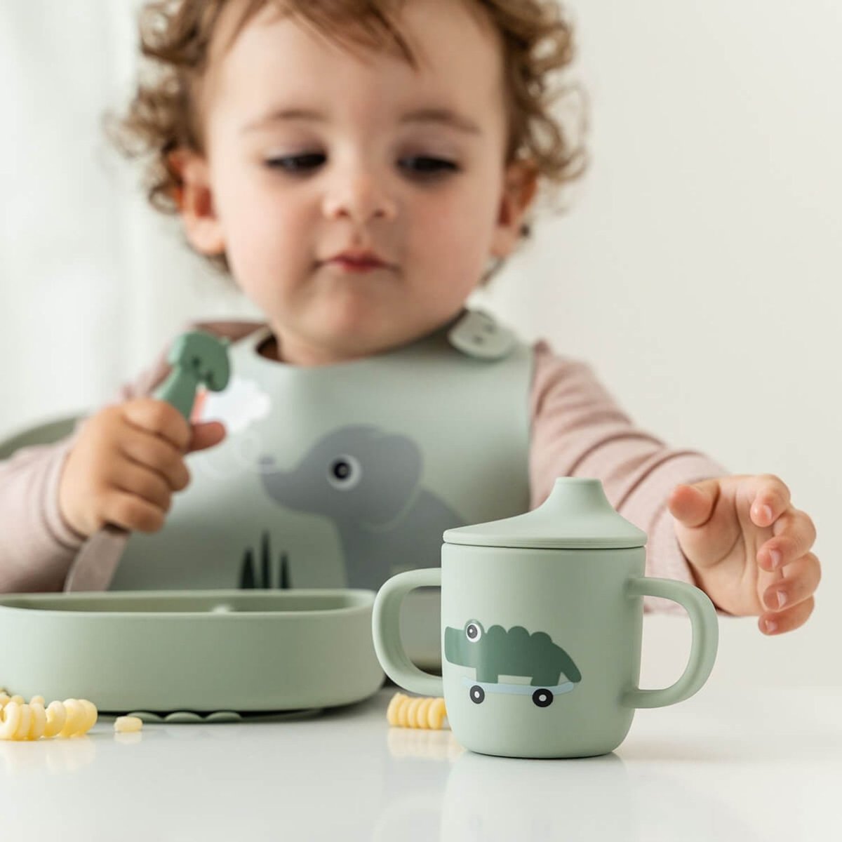Tasse à bec à 2 anses en silicone vert, DONE BY DEER