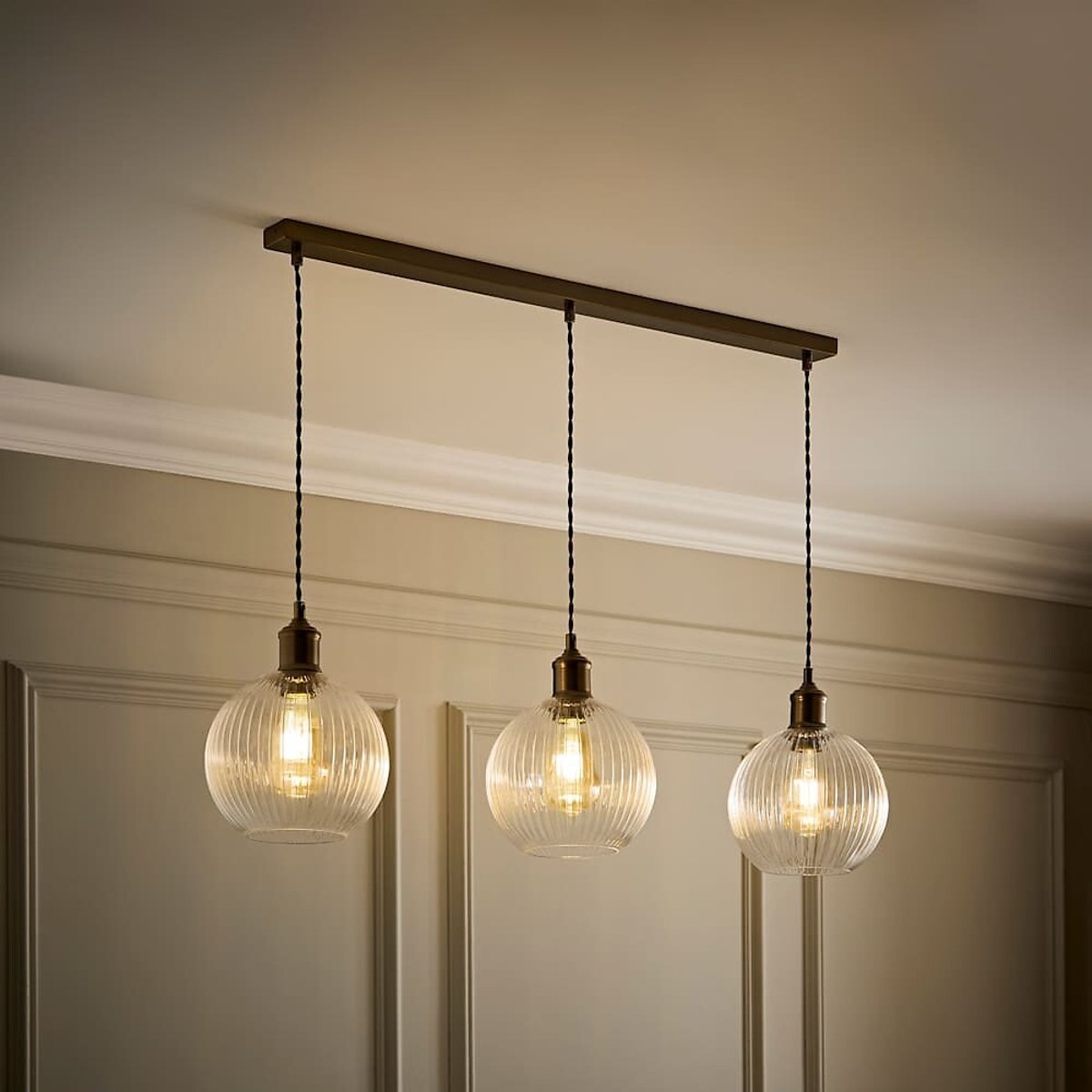 Maddy 3-Light Diner Pendant Light with Filament Bulbs brushed brass, ÉDITÉ