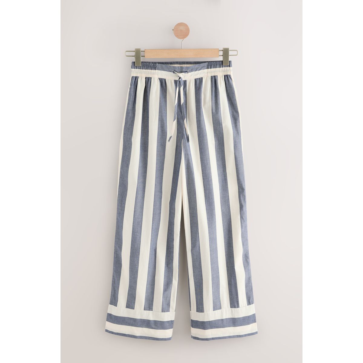 Pyjama en mélange de coton à manches courtes bleu marine rayé, NEXT