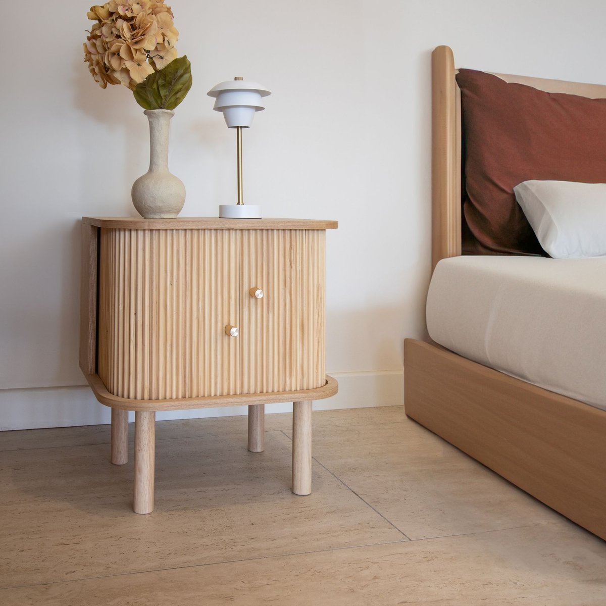 Meuble d'appoint en bois clair avec portes coulissantes, HECTOR naturel, NOW'S HOME