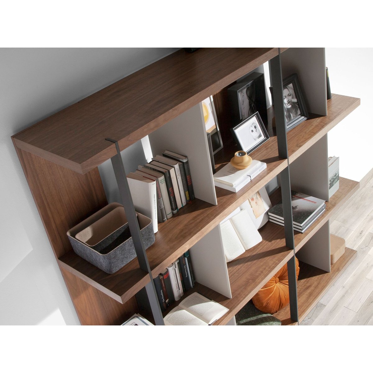 Etagère en noyer et bois gris gris | noyer | noir, ANGEL CERDA