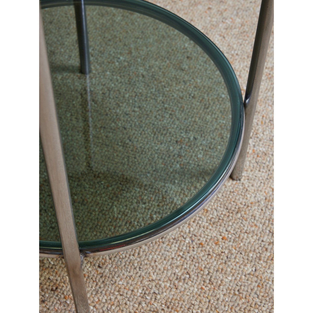 Table d'appoint ronde en verre fumé Hanna N°1580 - Bon état transparent, DEBONGOUT
