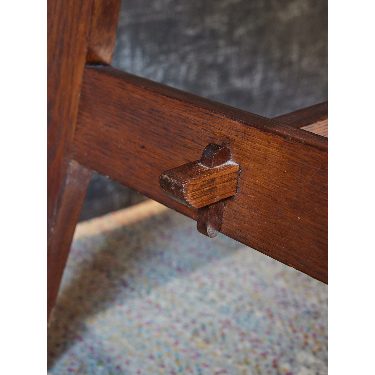 Table à manger en bois Romy N°1399 - Bon état bois foncé, DEBONGOUT