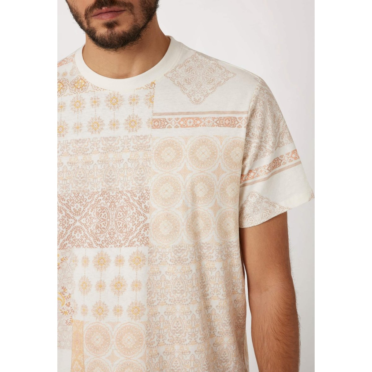 T-Shirt Imprimé All-Over beige multi, GUESS