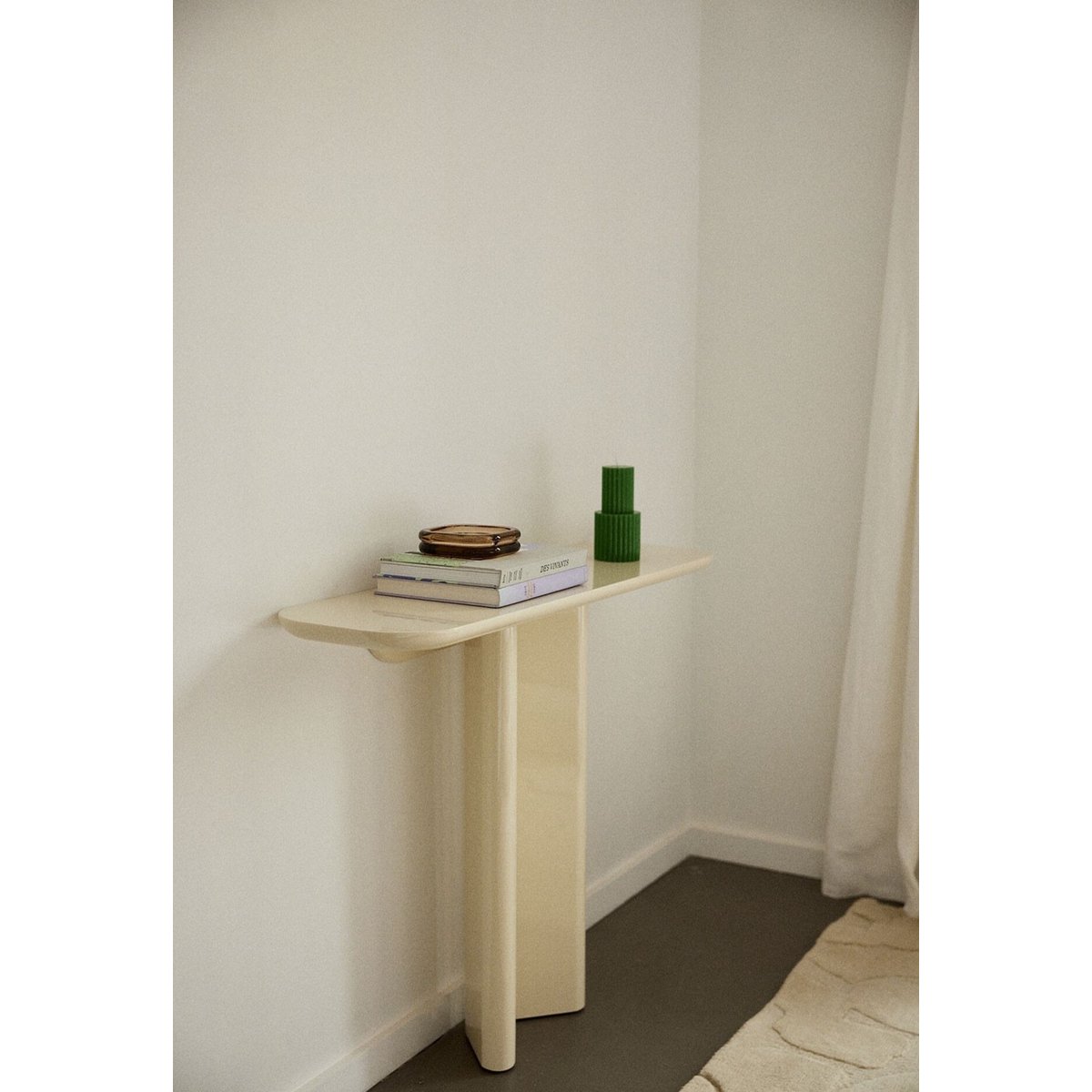Console en bois laqué, Lou crème, GABRIELLE PARIS