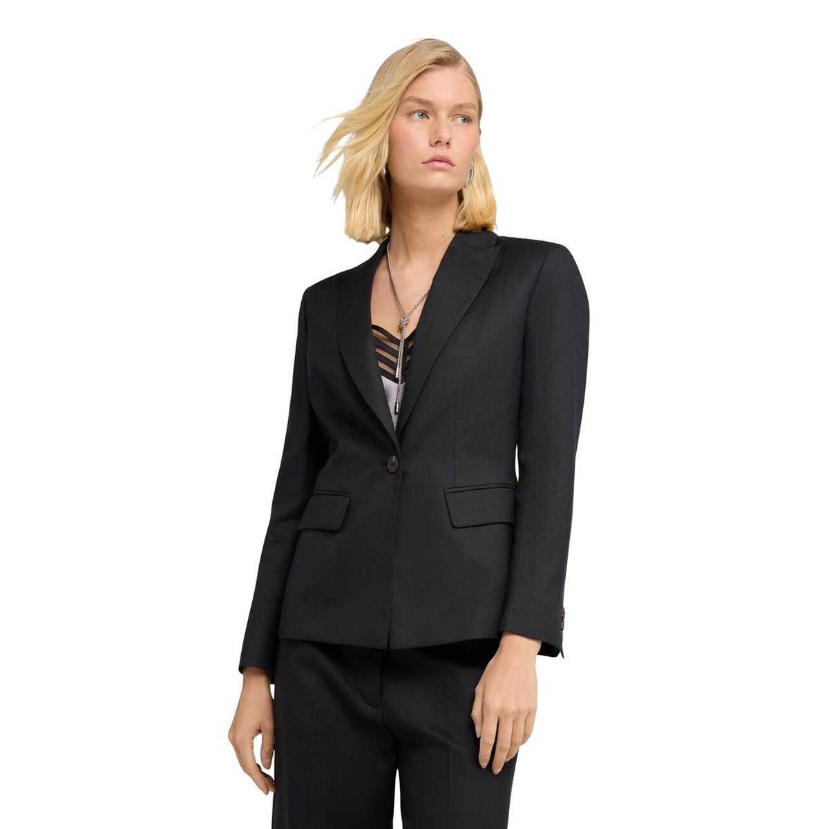 Blazer marron, MOTIVI