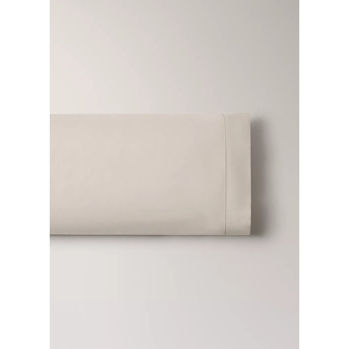 Deux taies d'oreiller percale de coton 500 fils finition passepoilée 45 x 110 cm sable, MANGO HOME