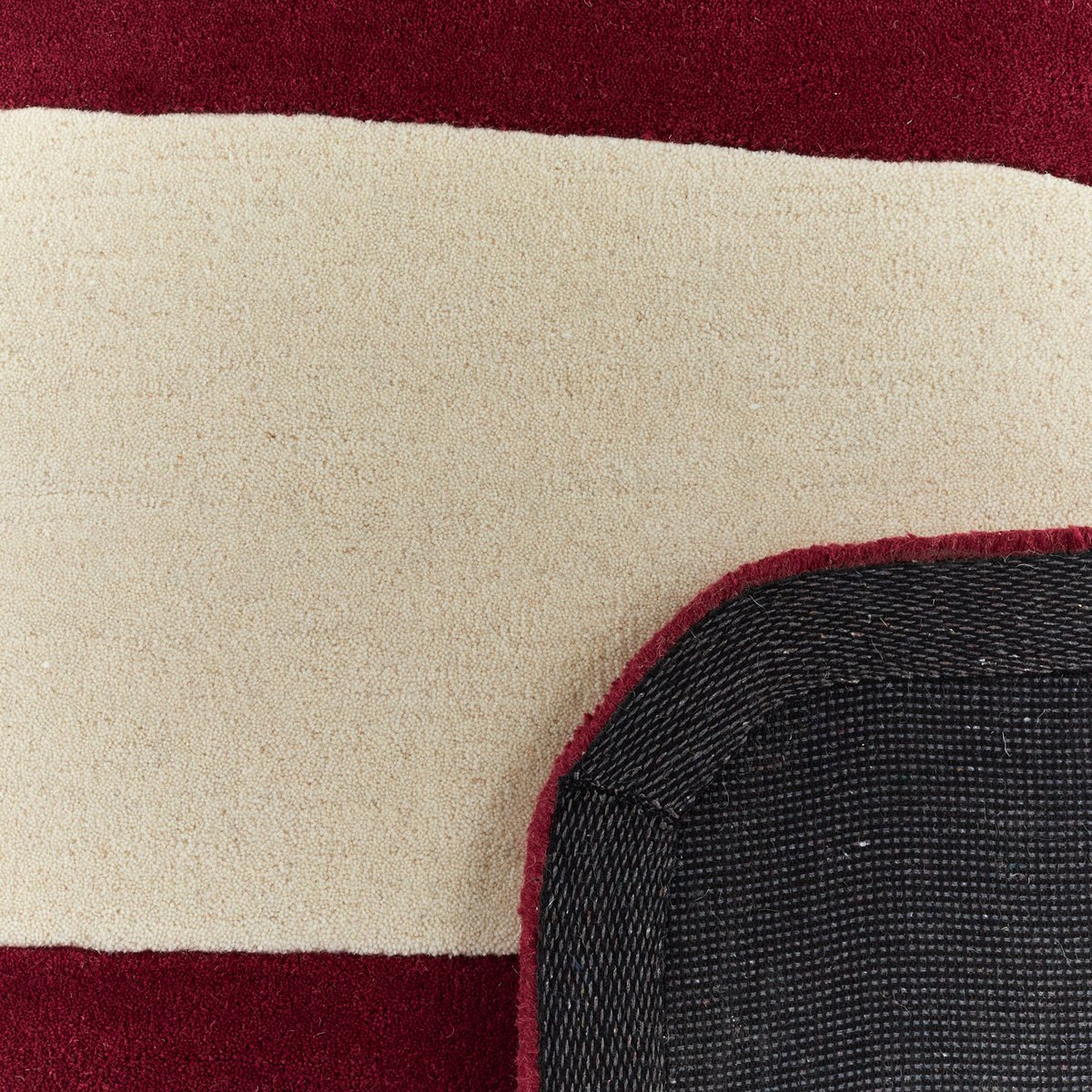 Tapis fait main en laine motif vague ROUGE D'ORAGE rouge, NAZAR RUGS X PANTONE