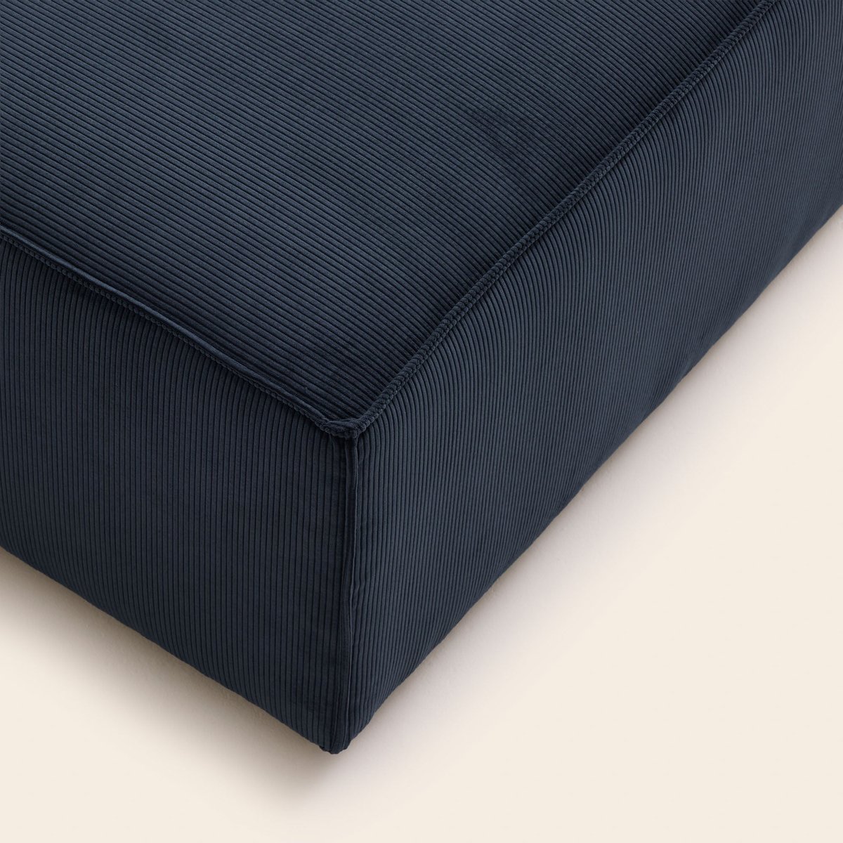 Pouf en jacquard Alisia DYONIS profilo côtelé bleu de nuit, MADURA