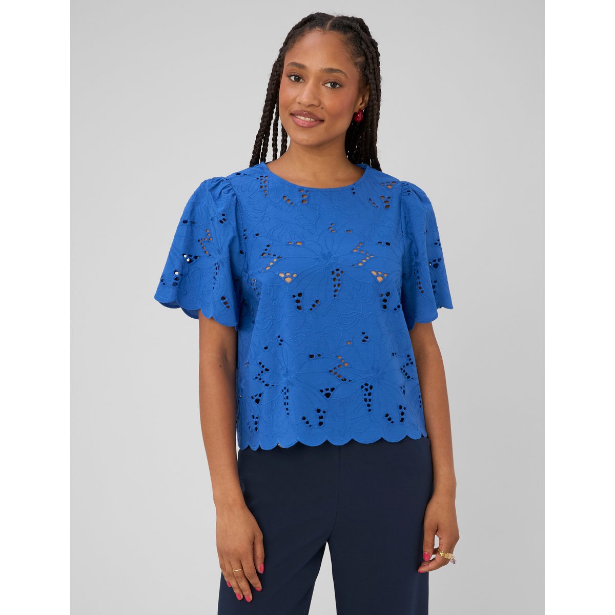 Blouse en broderie anglaise bleu foncé, BZB